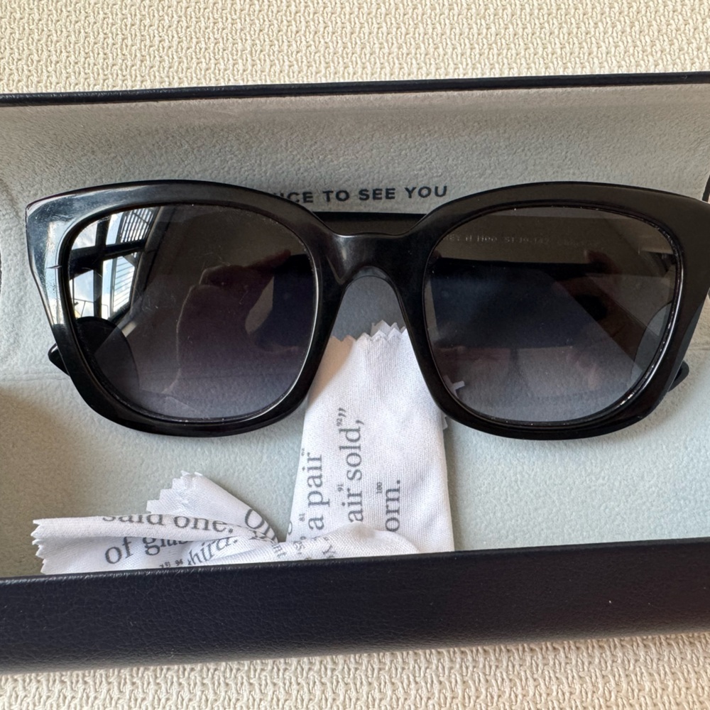 Warby Parker | Aubrey sunglasses black